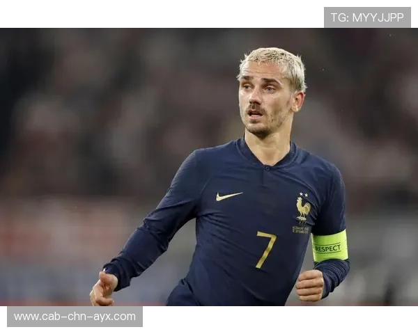 格列兹曼灵巧跑位撕开防线，马竞前场打法更加灵动